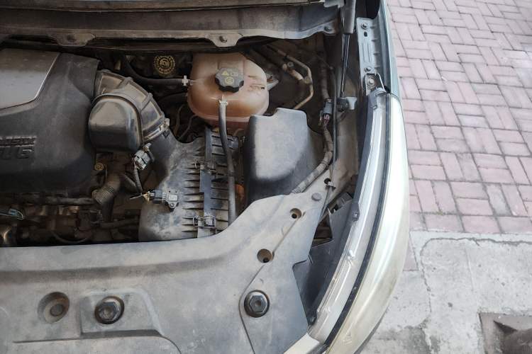 Used Buick GL8 2011 3.0L XT Luxury Business Flagship Edition Engine Bay Left