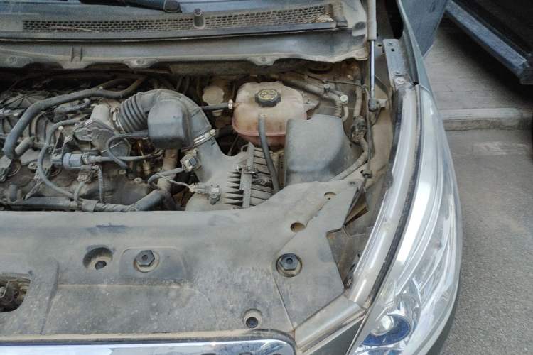 Used Buick GL8 2011 3.0L GT Luxury Business Haoya Edition Engine Bay Left