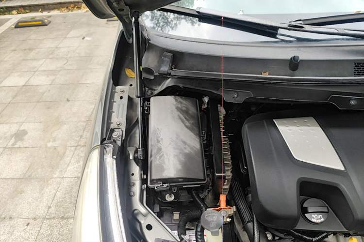 Used Buick GL8 2011 3.0L XT Luxury Business Flagship Edition Engine Bay Right