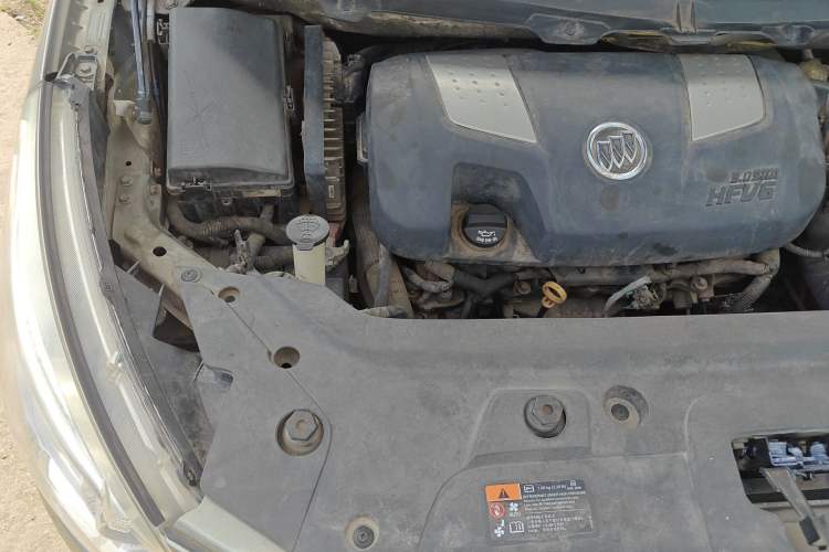 Used Buick GL8 2011 3.0L GT Luxury Business Haoya Edition Engine Bay Right