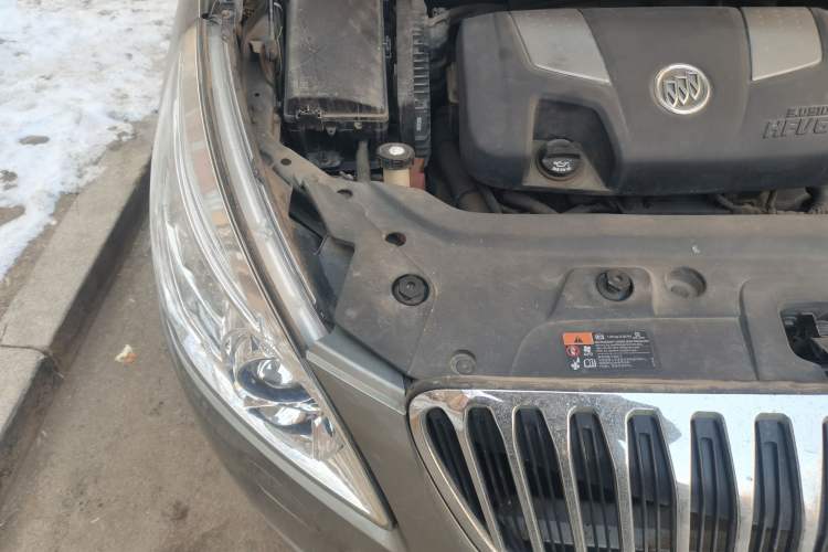 Used Buick GL8 2011 3.0L XT Luxury Business Flagship Edition Engine Bay Right