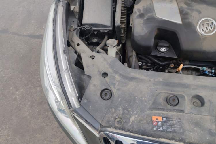 Used Buick GL8 2011 3.0L GT Luxury Business Haoya Edition Engine Bay Right