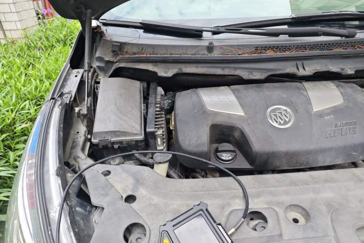 Used Buick GL8 2011 3.0L XT Luxury Business Flagship Edition Engine Bay Right