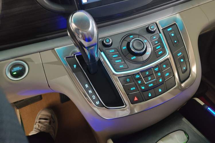Used Buick GL8 2011 3.0L GT Luxury Business Haoya Edition Gear Lever