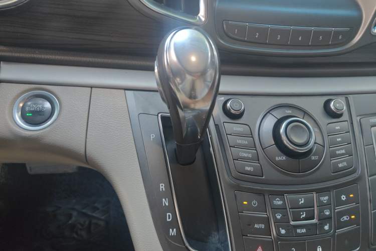 Used Buick GL8 2011 3.0L XT Luxury Business Flagship Edition Gear Lever