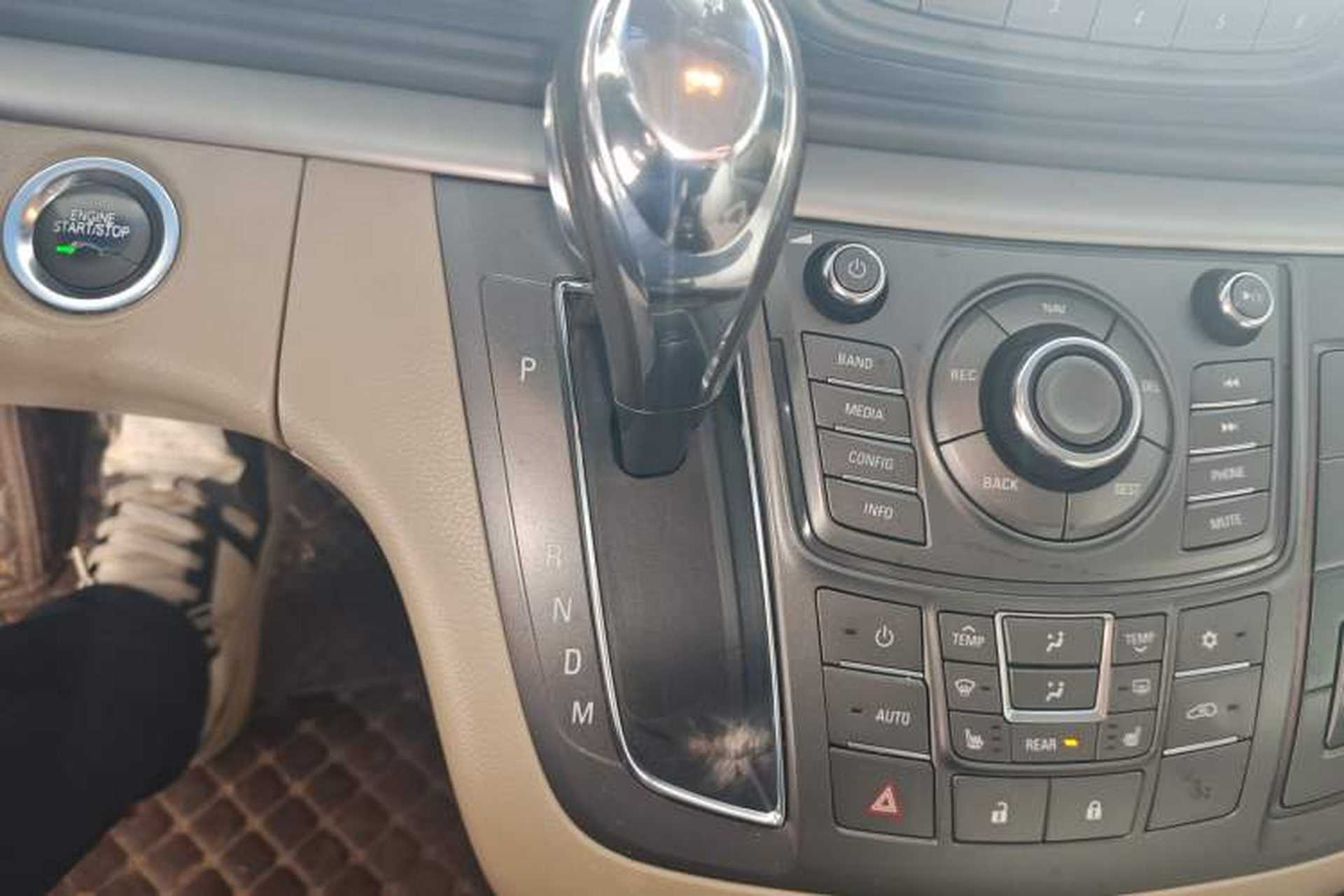 Used Buick GL8 2011 3.0L GT Luxury Business Haoya Edition Gear Lever