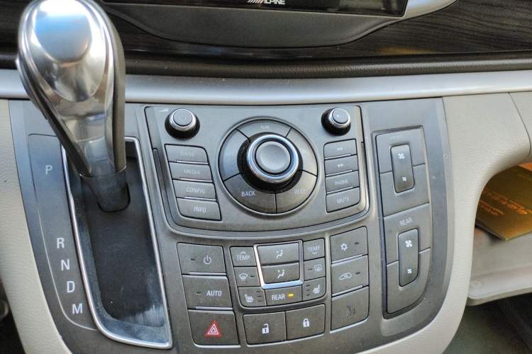 Used Buick GL8 2011 3.0L GT Luxury Business Haoya Edition Gear Lever