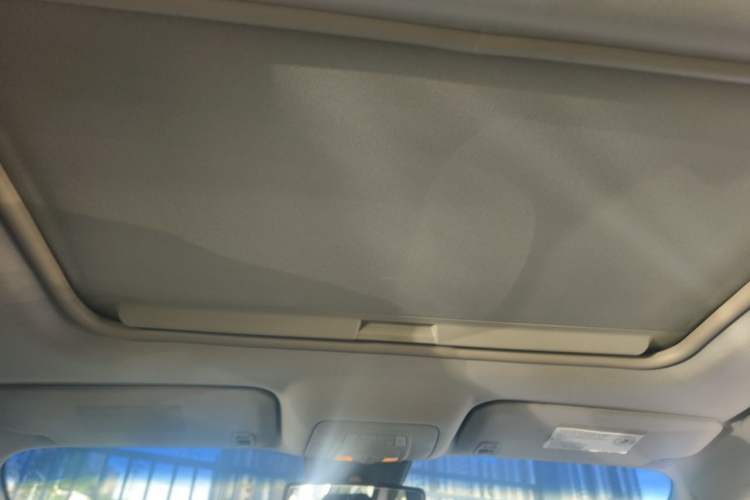 Used Buick GL8 2011 3.0L GT Luxury Business Haoya Edition Headliner