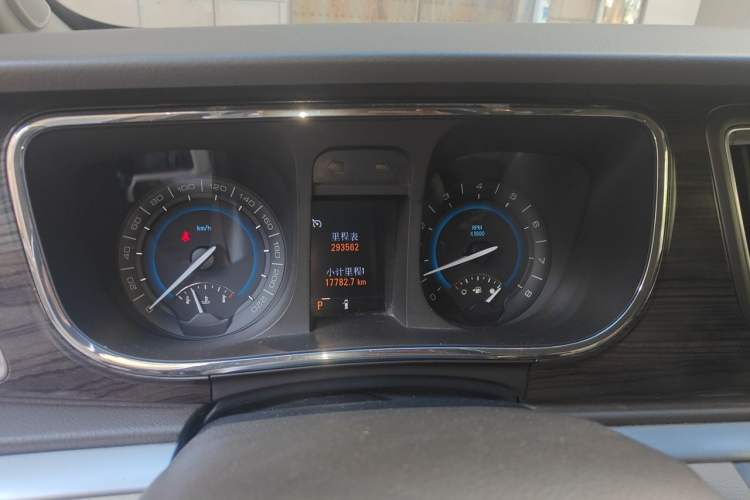 Used Buick GL8 2011 3.0L GT Luxury Business Haoya Edition Instrument Cluster