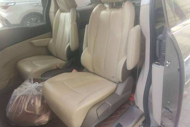 Used Buick GL8 2011 3.0L GT Luxury Business Haoya Edition Left Rear Seat