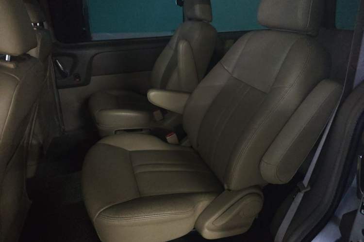 Used Buick GL8 2011 2.4L LT Executive Edition Left Rear Seat