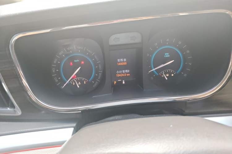Used Buick GL8 2011 3.0L XT Luxury Business Flagship Edition Odometer Close Up