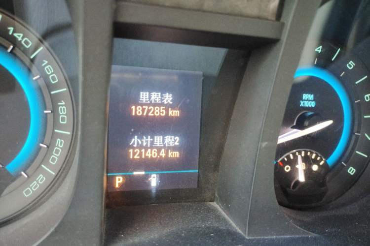 Used Buick GL8 2011 3.0L GT Luxury Business Haoya Edition Odometer Close Up