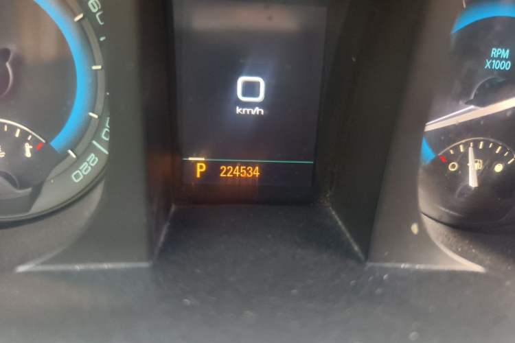 Used Buick GL8 2011 3.0L GT Luxury Business Haoya Edition Odometer Close Up