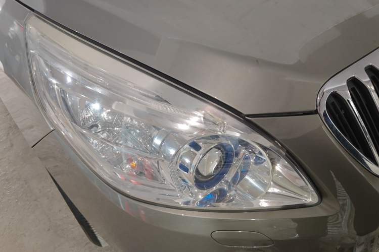 Used Buick GL8 2011 3.0L GT Luxury Business Haoya Edition Right Front Headlight