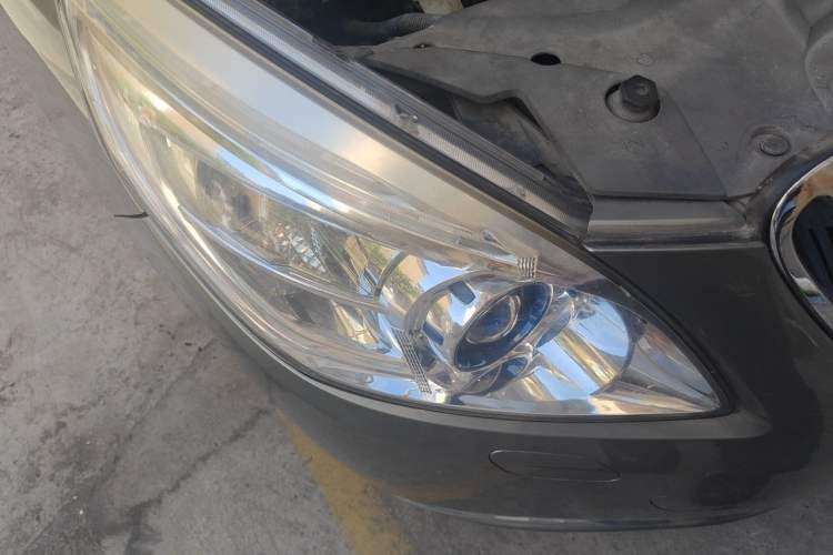 Used Buick GL8 2011 3.0L GT Luxury Business Haoya Edition Right Front Headlight