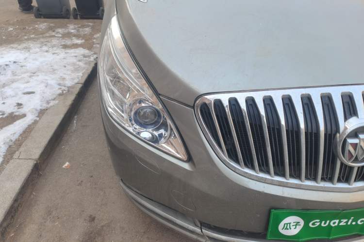 Used Buick GL8 2011 3.0L XT Luxury Business Flagship Edition Right Front Headlight