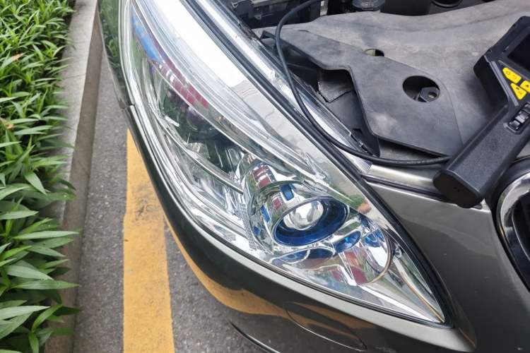Used Buick GL8 2011 3.0L XT Luxury Business Flagship Edition Right Front Headlight