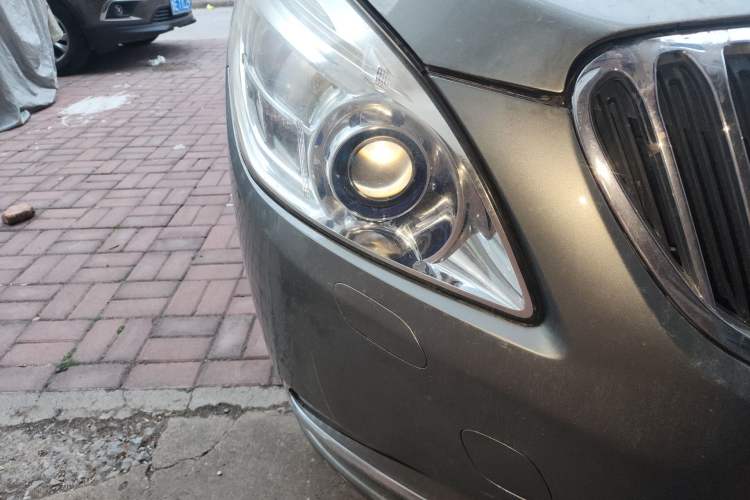 Used Buick GL8 2011 3.0L XT Luxury Business Flagship Edition Right Front Headlight