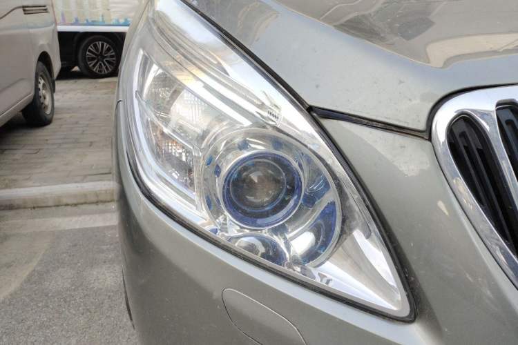 Used Buick GL8 2011 3.0L GT Luxury Business Haoya Edition Right Front Headlight