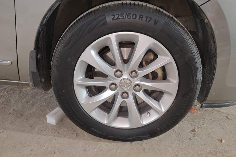 Used Buick GL8 2011 3.0L GT Luxury Business Haoya Edition Right Front Wheel Hub