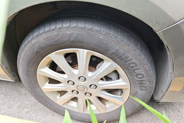 Used Buick GL8 2011 3.0L XT Luxury Business Flagship Edition Right Front Wheel Hub