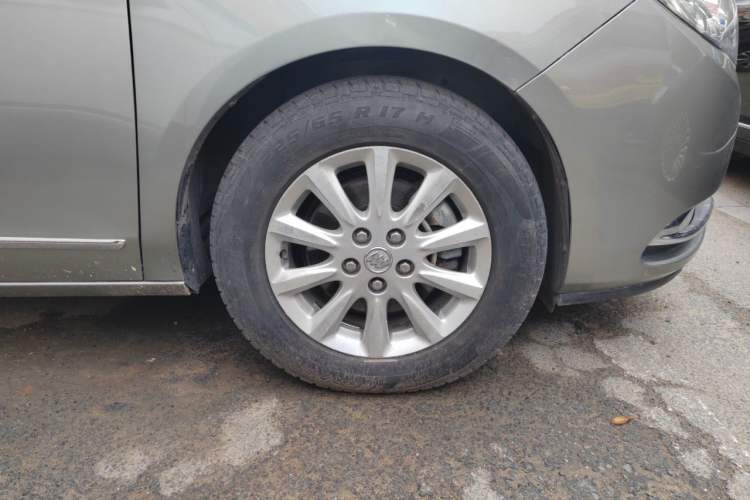 Used Buick GL8 2011 3.0L GT Luxury Business Haoya Edition Right Front Wheel Hub