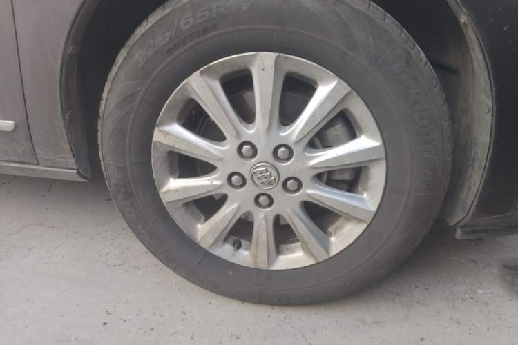 Used Buick GL8 2011 3.0L XT Luxury Business Flagship Edition Right Front Wheel Hub