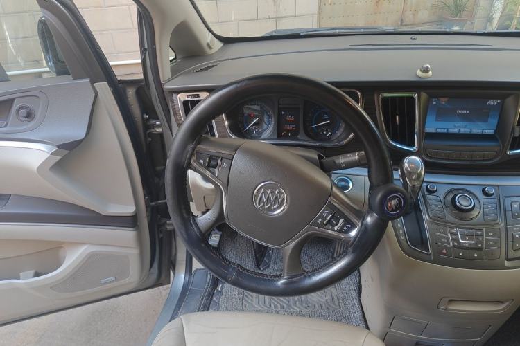 Used Buick GL8 2011 3.0L GT Luxury Business Haoya Edition Steering Wheel