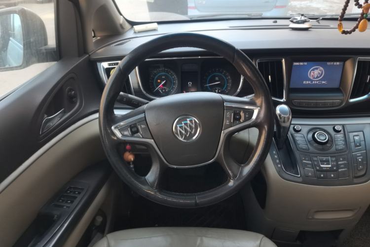 Used Buick GL8 2011 3.0L XT Luxury Business Flagship Edition Steering Wheel