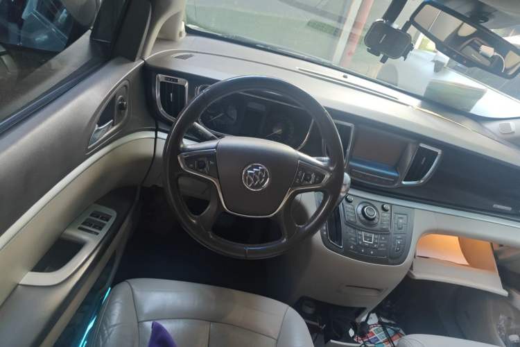 Used Buick GL8 2011 3.0L XT Luxury Business Flagship Edition Steering Wheel