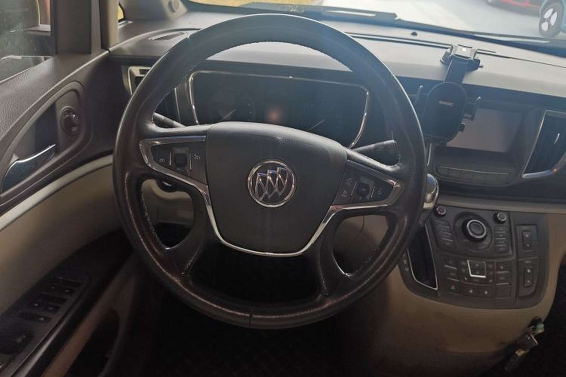 Used Buick GL8 2011 3.0L GT Luxury Business Haoya Edition Steering Wheel