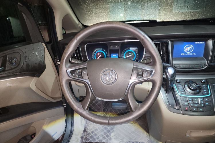 Used Buick GL8 2011 3.0L XT Luxury Business Flagship Edition Steering Wheel