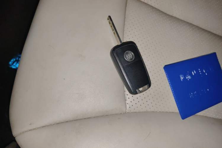 Used Buick GL8 2011 3.0L GT Luxury Business Haoya Edition Vehicle Key