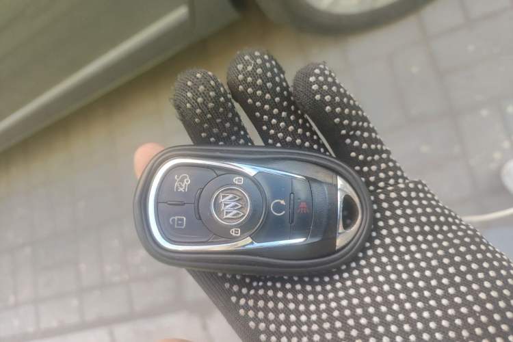 Used Buick GL8 2011 3.0L GT Luxury Business Haoya Edition Vehicle Key