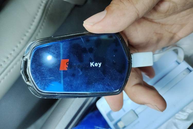 Used Buick GL8 2011 3.0L GT Luxury Business Haoya Edition Vehicle Key