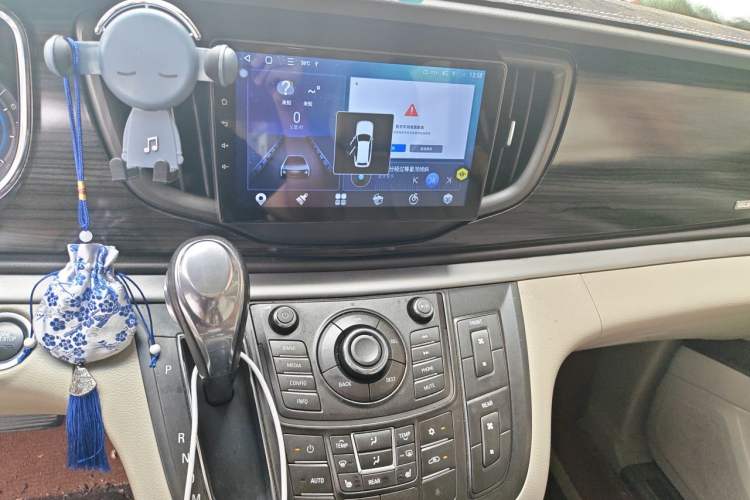 Used Buick GL8 2011 3.0L GT Luxury Business Haoya Edition Audio And AC Panel