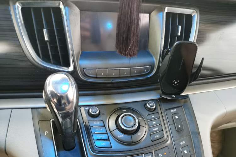 Used Buick GL8 2011 3.0L XT Luxury Business Flagship Edition Audio And AC Panel