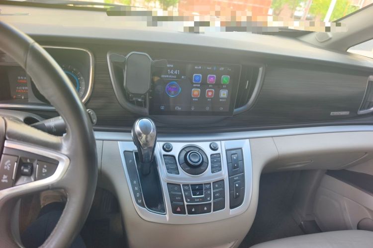 Used Buick GL8 2011 3.0L GT Luxury Business Haoya Edition Audio And AC Panel