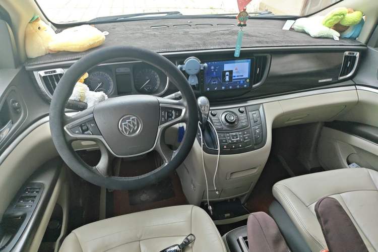 Used Buick GL8 2011 3.0L GT Luxury Business Haoya Edition Center Console