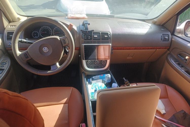Used Buick GL8 2011 2.4L CT Comfort Edition Center Console