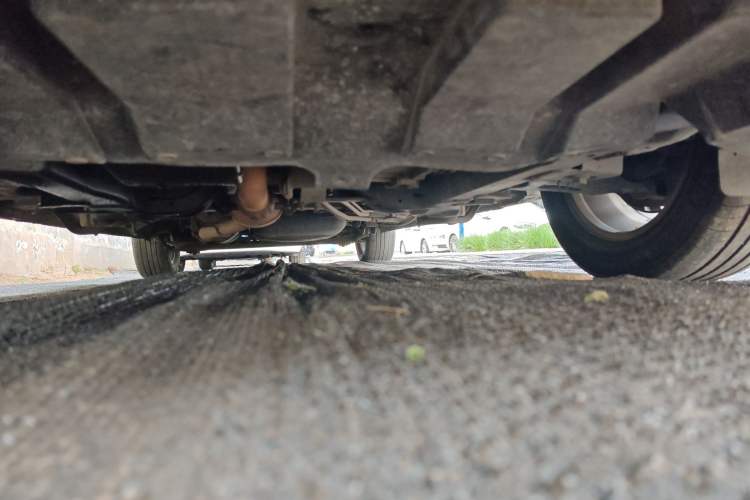 Used Buick GL8 2011 2.4L LT Luxury Business Executive Edition Chassis Front