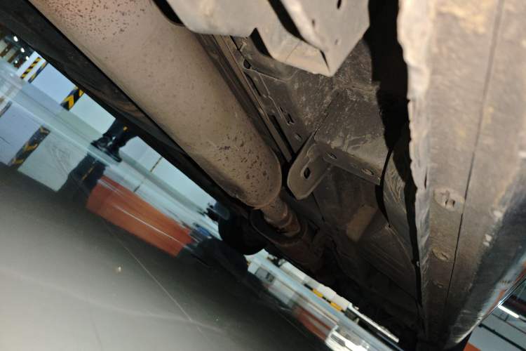 Used Buick GL8 2011 3.0L XT Luxury Business Flagship Edition Chassis Rear Right