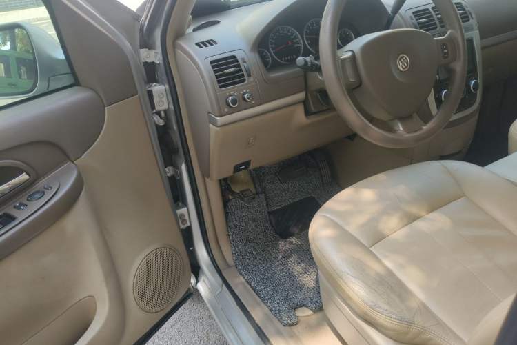 Used Buick GL8 2011 2.4L CT Comfort Edition Driver Seat
