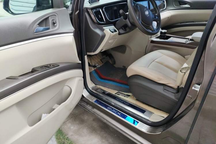 Used Buick GL8 2011 2.4L CT Luxury Business Comfort Edition Driver Seat