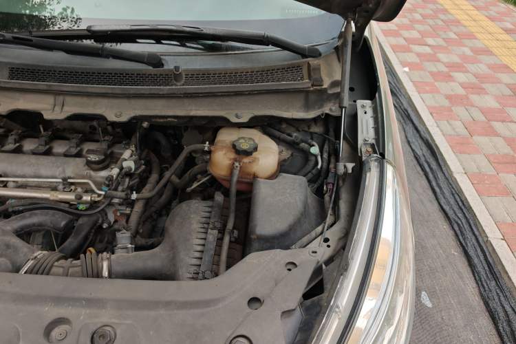 Used Buick GL8 2011 2.4L LT Luxury Business Executive Edition Engine Bay Left