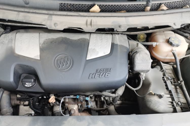 Used Buick GL8 2011 3.0L XT Luxury Business Flagship Edition Engine Bay