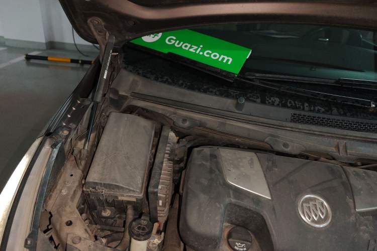 Used Buick GL8 2011 3.0L XT Luxury Business Flagship Edition Engine Bay Right