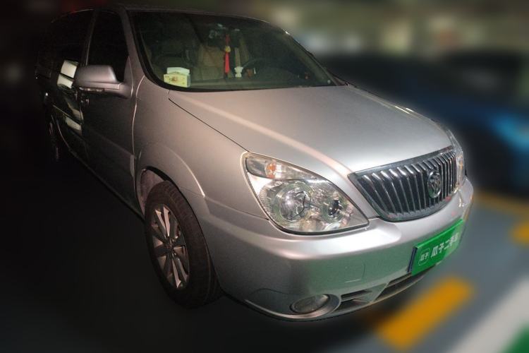Used Buick GL8 2011 2.4L CT Comfort Edition Front Right 45 Deg