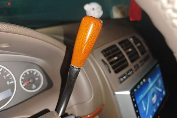 Used Buick GL8 2011 2.4L CT Comfort Edition Gear Lever